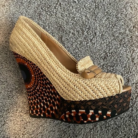 Burberry open toe wedges - Picture 2 of 8